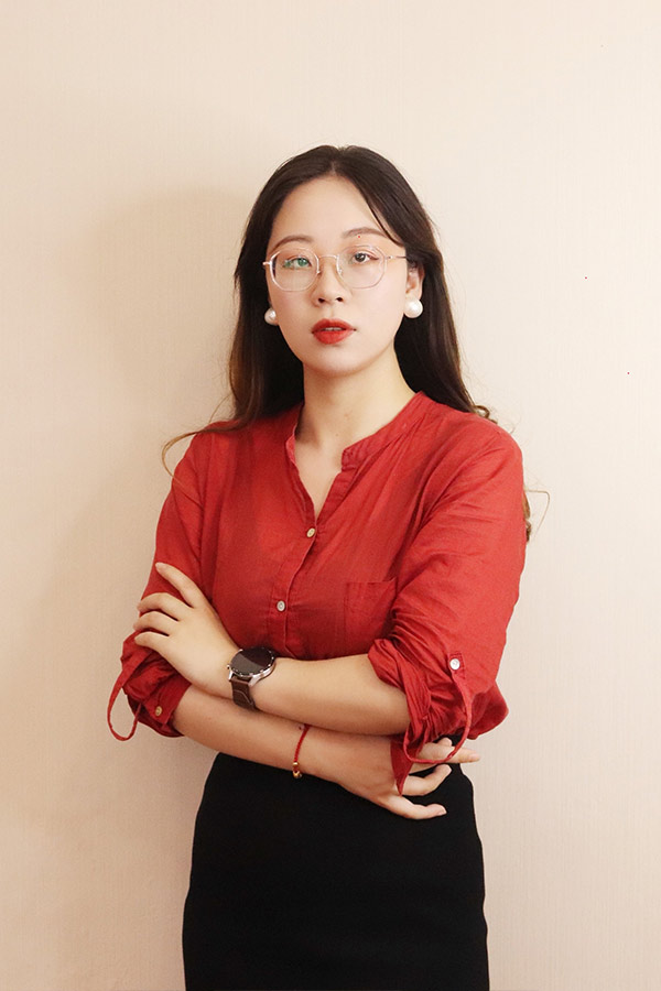 佳县张治华 本科学历，毕业于陕西师范大学